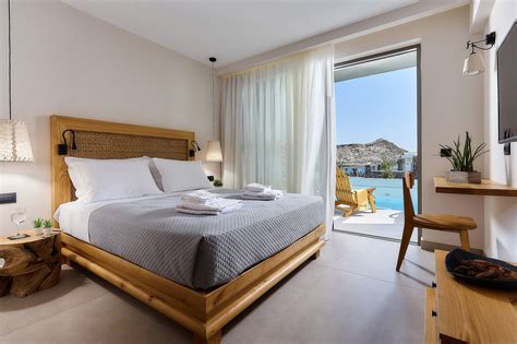 DDREAM HOTEL $152 ($̶1̶8̶3̶) .